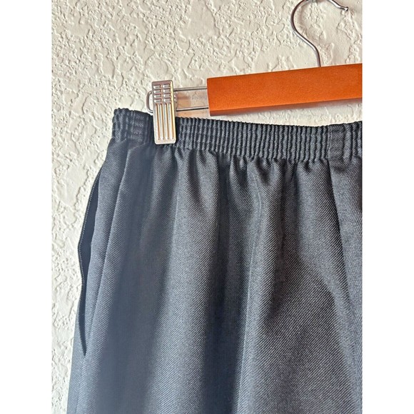 Alfred Dunner Pleated Black Petite Pull On Dress Pants w/ Pockets - Size 10P - Picture 2 of 7